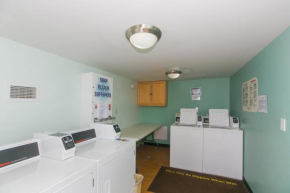 Ilikai Tower 1033 Yacht Harbor View 1BR